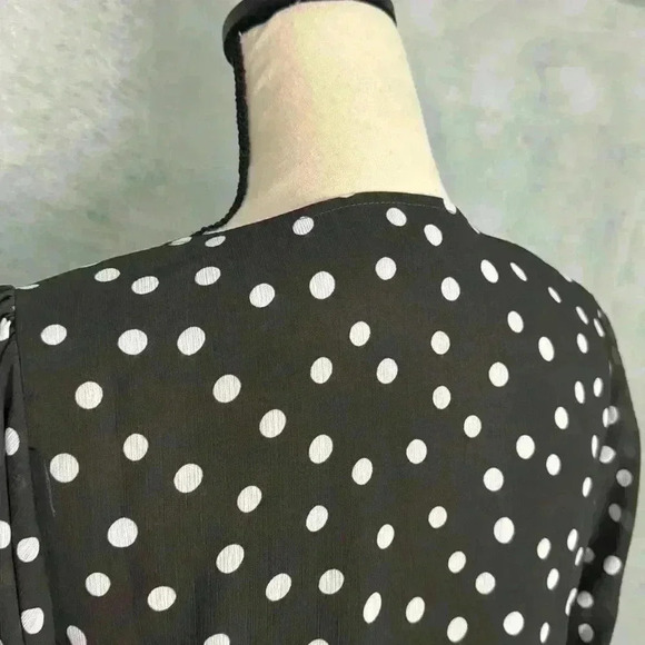 Madewell Black & White Polka V-Neck Long Smocked Sleeve Pullover Blouse Size 4 - Picture 6 of 11